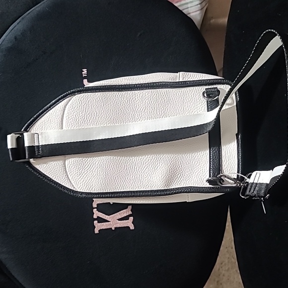 Steve Madden Sling backpack - Picture 4 of 9